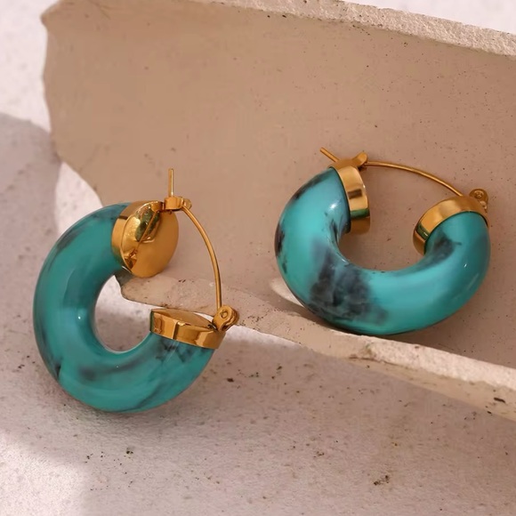 New Acrylic Round Tube Shape Trendy Earrings Waterproof And Stainless Steel NWT - Picture 1 of 3